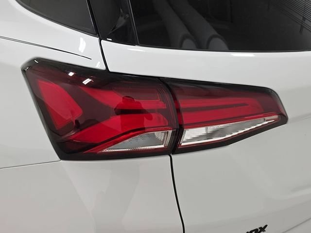 Used 2022 White Chevrolet RS image 31