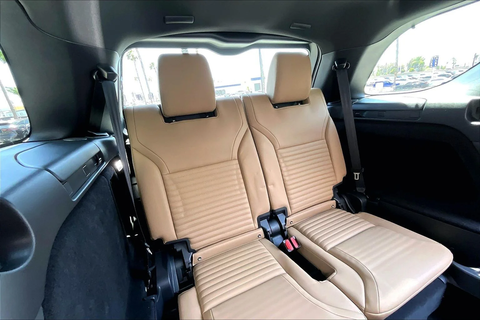 New 2026 Charente Grey Land Rover Dynamic SE image 11