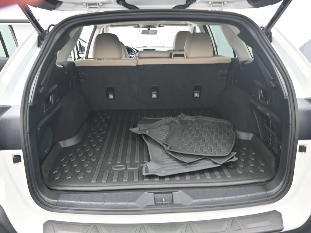 Used 2025 Crystal White Pearl Subaru Limited image 22