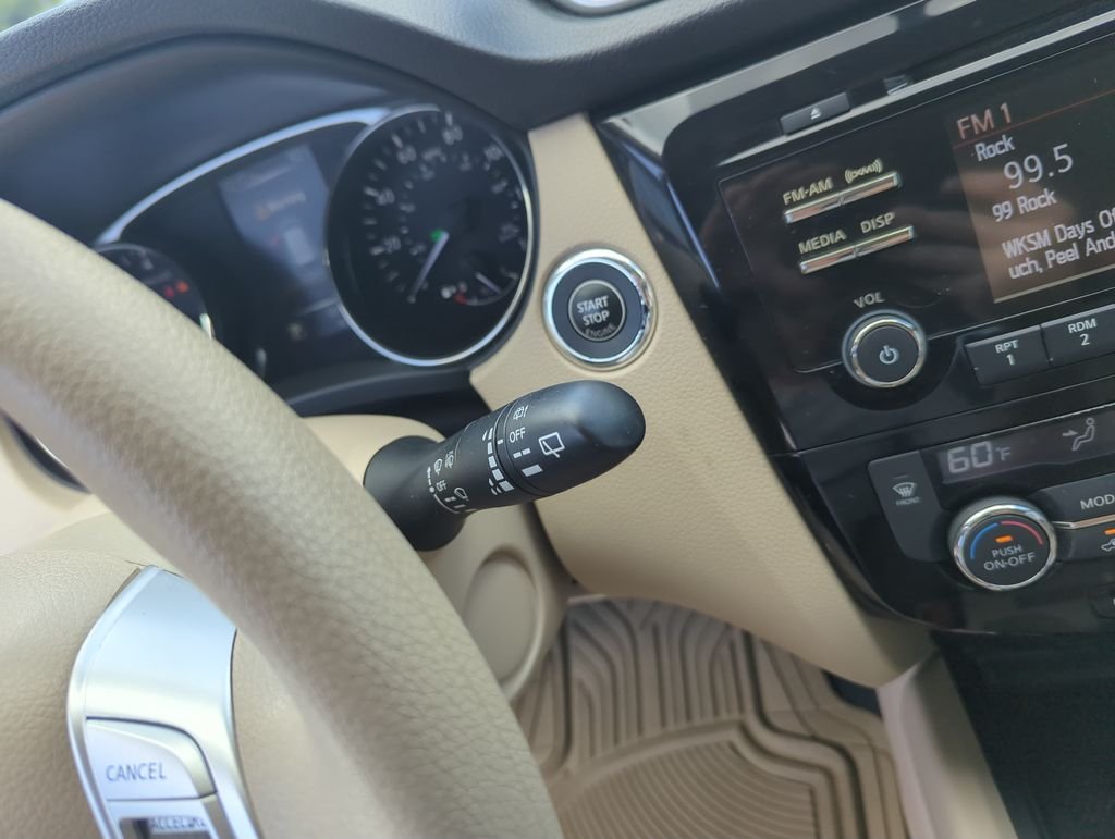 Used 2015 White Nissan SV image 24