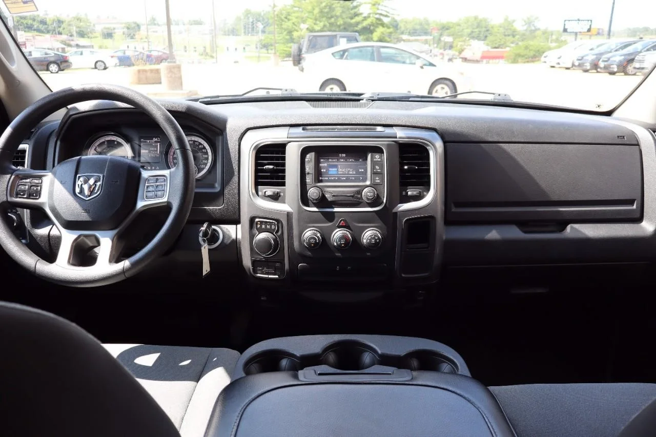 Used 2024 Diamond Black Crystal Pearl Coat Ram SLT image 20
