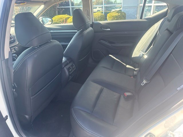 Used 2021 White Nissan 2.5 SL image 18