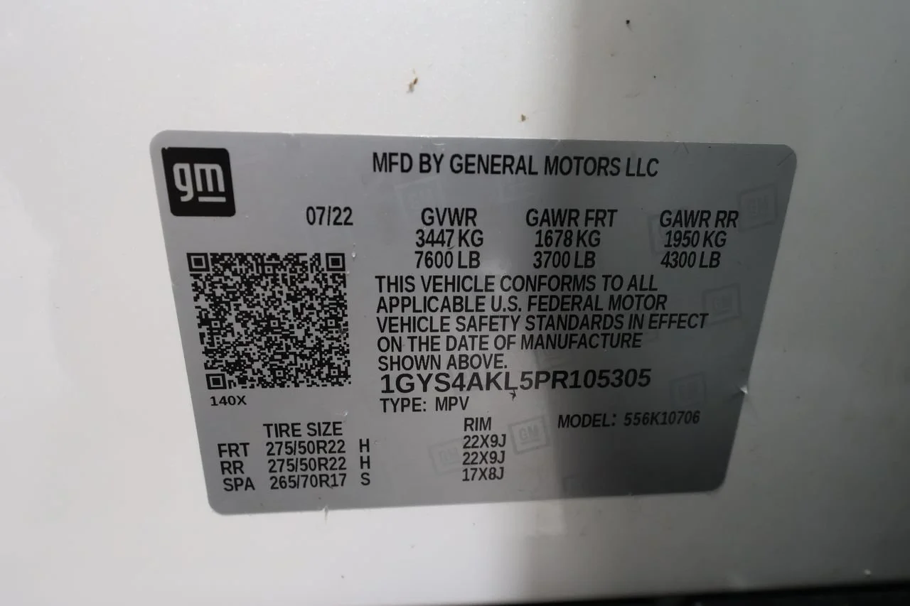 Used 2023 Crystal White Tricoat Cadillac Luxury image 35