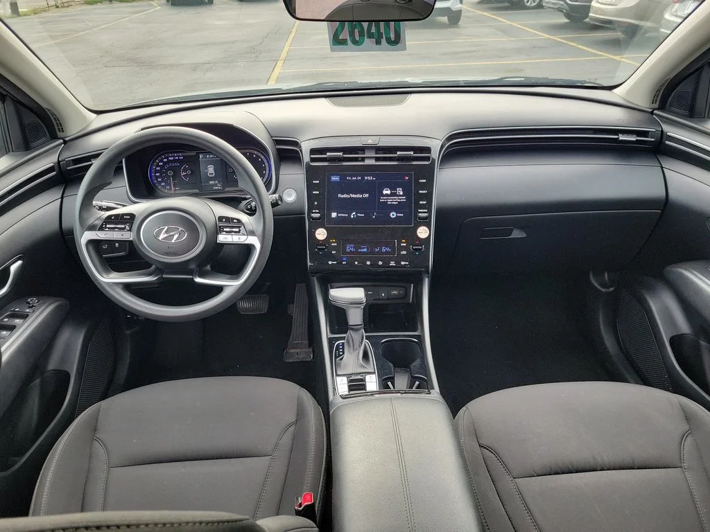 Used 2024 Silver Hyundai SEL image 12