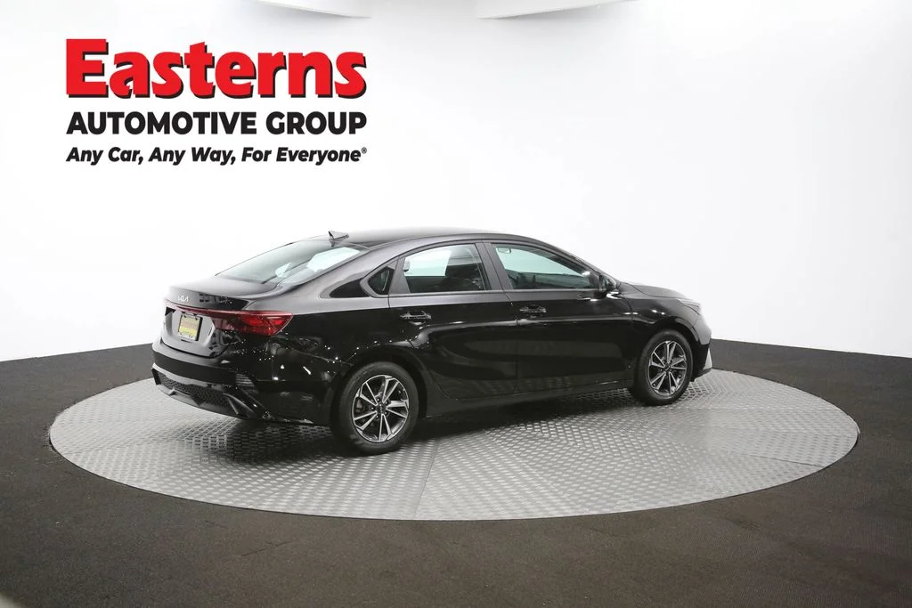 Used 2022 Black Kia LXS image 39