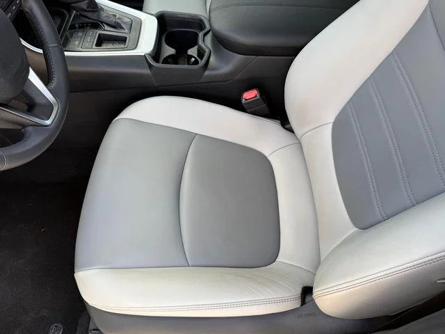 Certified Used 2019 LUNAR ROCK Toyota XLE Premium image 14