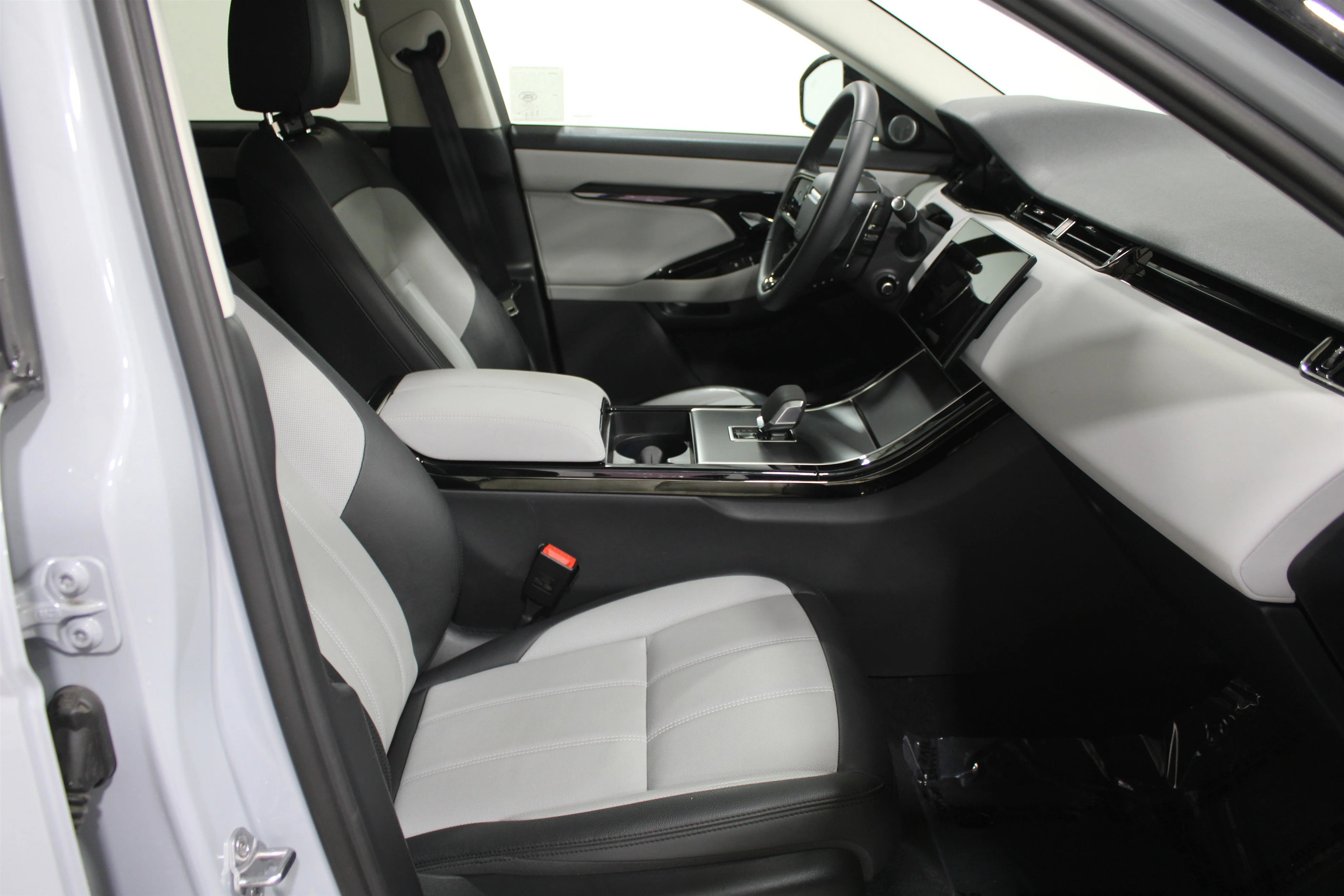 2024 Land Rover Range Rover Evoque Dynamic SE - Photo 22