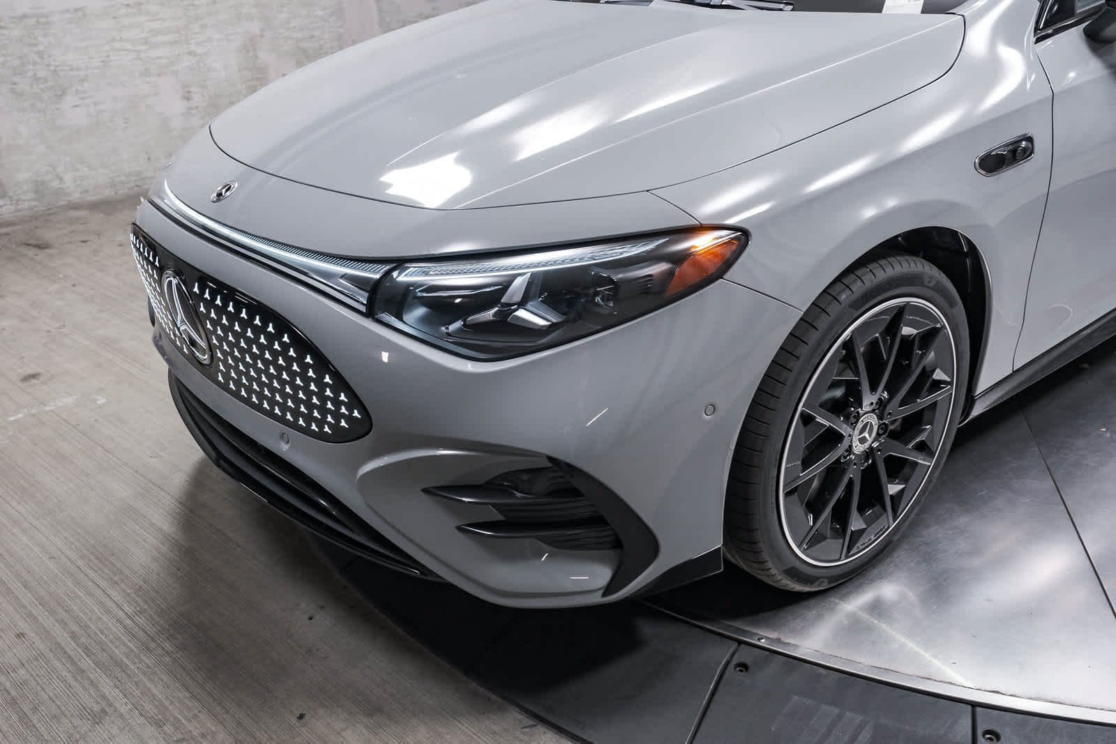 New 2027 MANUFAKTUR Alpine Grey Mercedes-Benz CLA 350 image 6