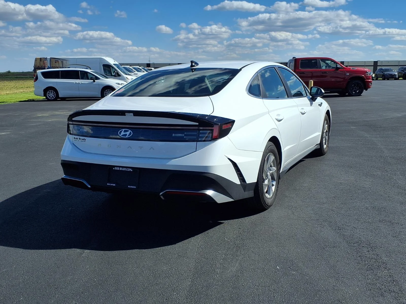 Certified Used 2025 White Hyundai SE image 17