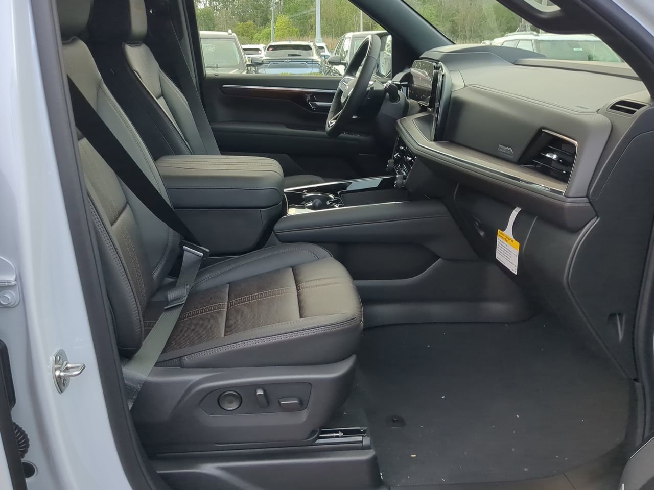 2026 Chevrolet Suburban High Country - Photo 28