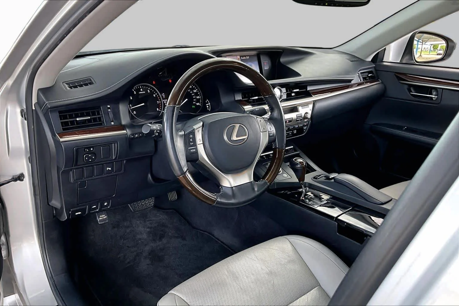 Used 2013 Silver Lining Metallic Lexus 4dr Sdn image 17
