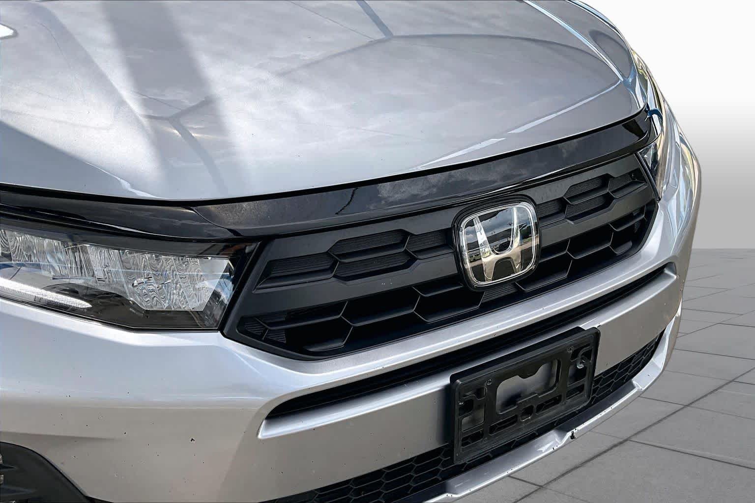 Certified Used 2025 Modern Steel Metallic Honda EX-L image 29