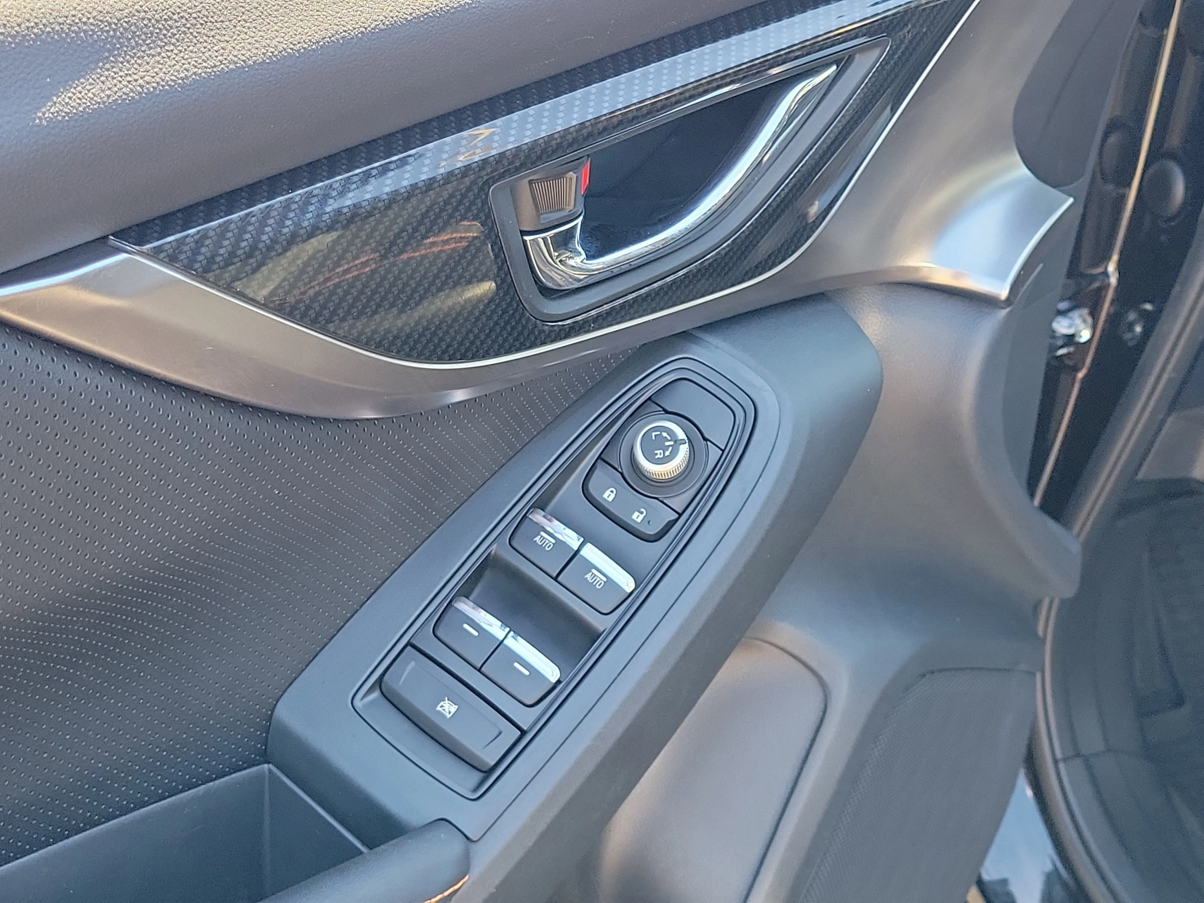 Used 2019 Crystal Black Silica Subaru Limited image 21
