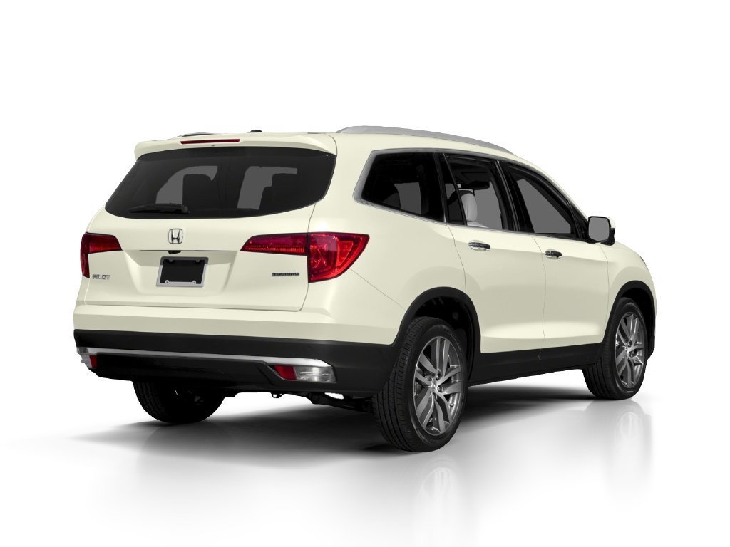 Used 2017  Honda Touring image 2