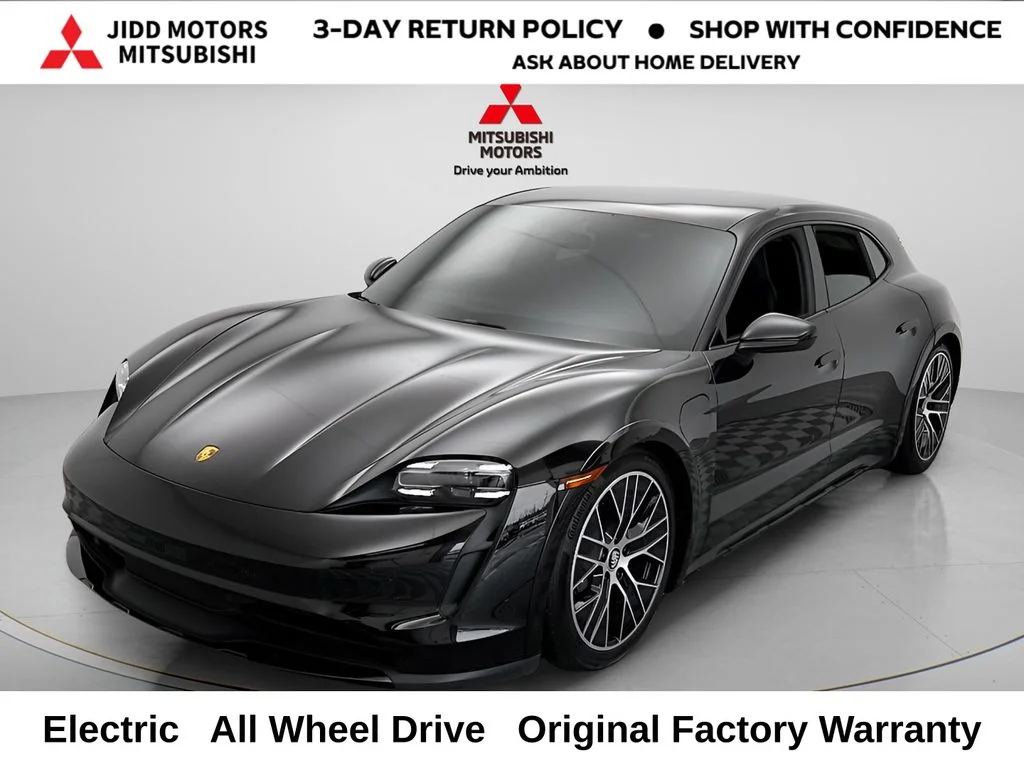 2022 Porsche Taycan Cross Turismo's photo