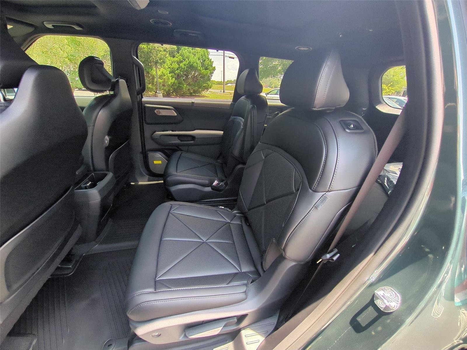 New 2027 Black Jade Green Kia SX image 34