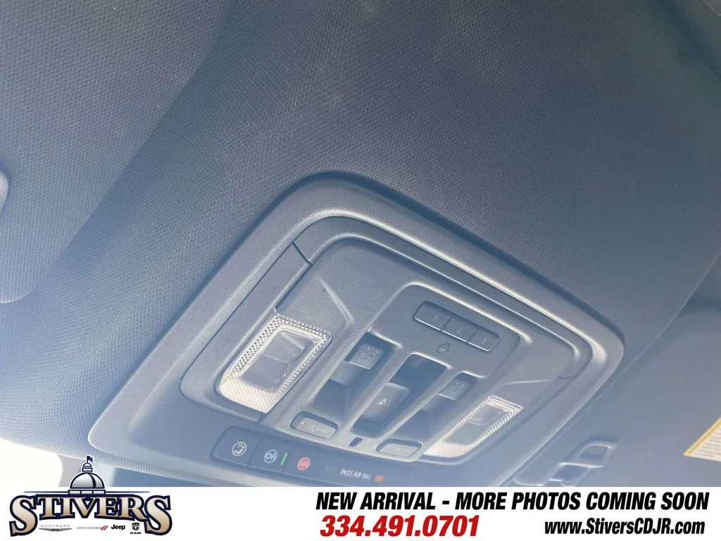 Used 2024 Brown GMC AT4 image 33