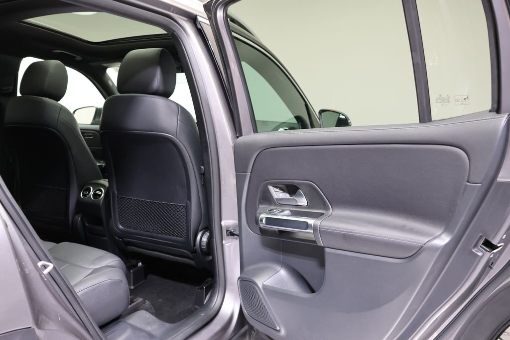 Used 2022 Mountain Gray Metallic Mercedes-Benz GLB 250 image 52