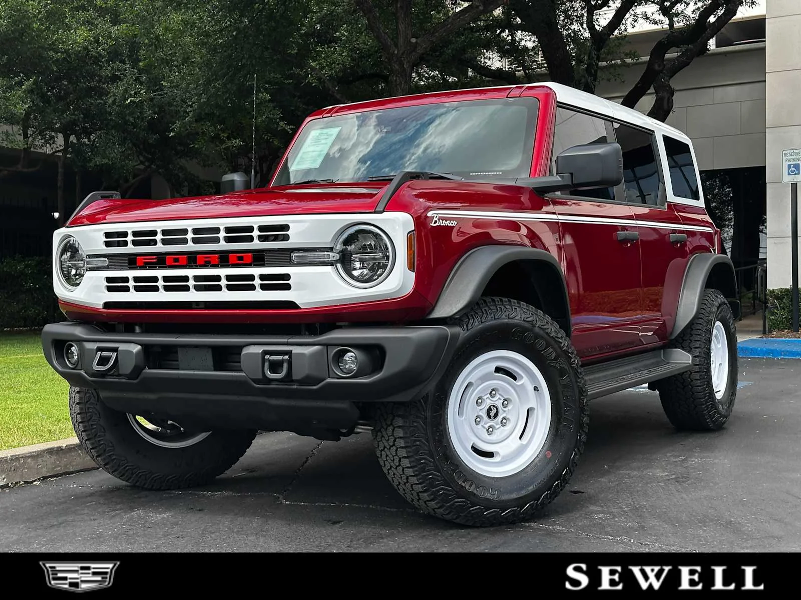 2025 Ford Bronco Heritage Edition 4x4's photo