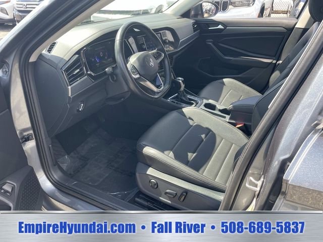 2024 Volkswagen Jetta SE - Photo 18