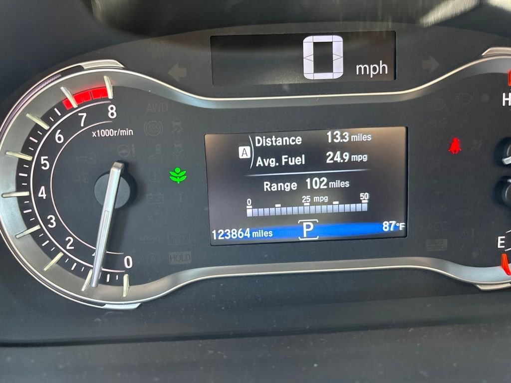 Used 2017 Lunar Silver Metallic Honda Touring image 13