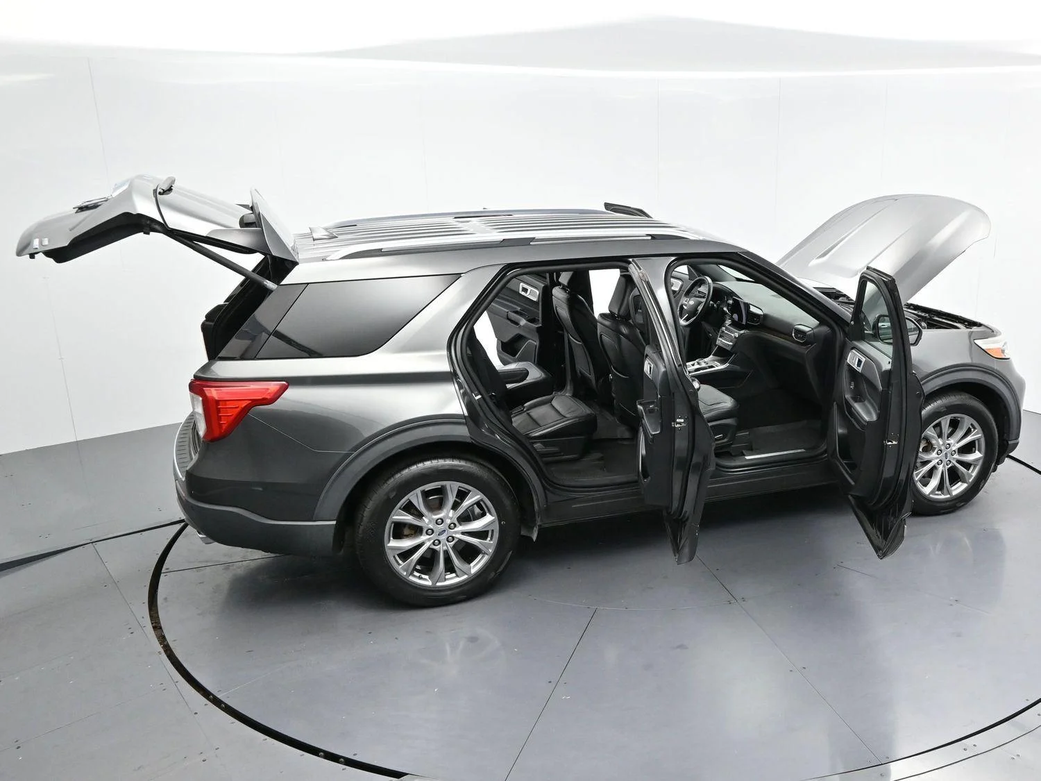 Used 2020 Magnetic Ford Limited image 45