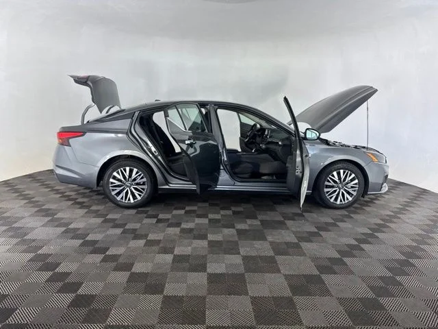 Used 2025 Gray Nissan 2.5 SV image 14