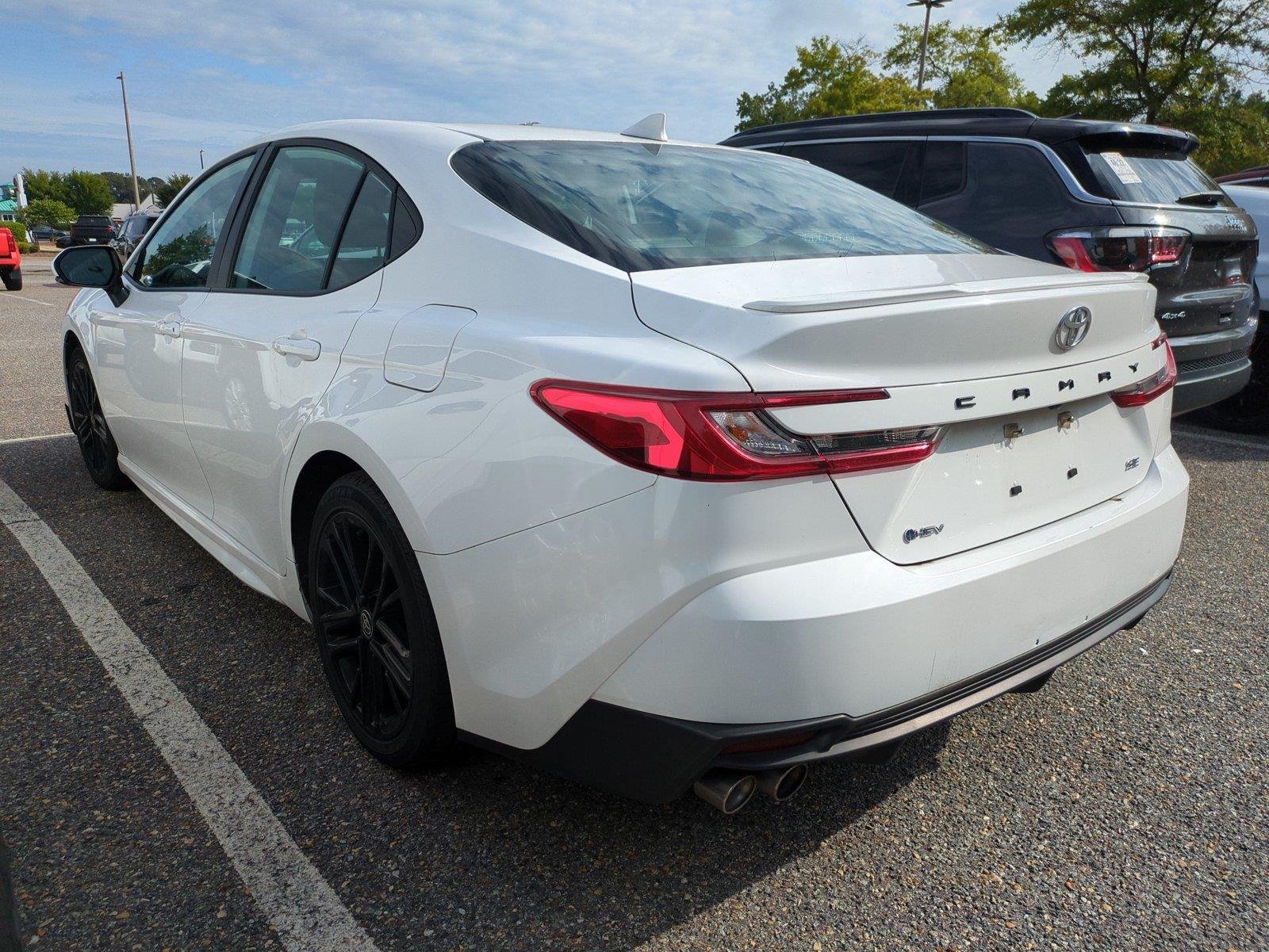 Used 2025  TOYOTA  image 5