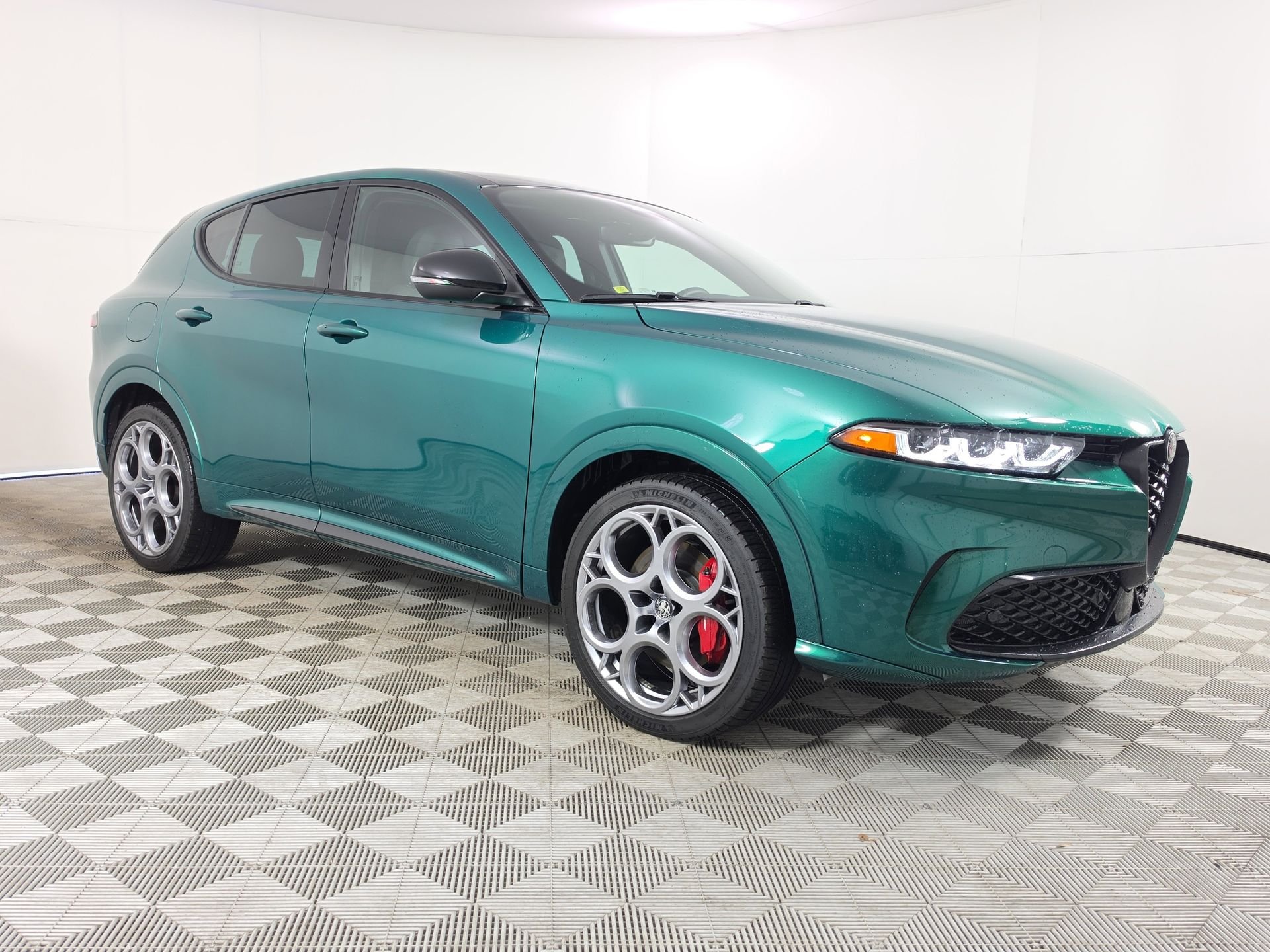 2025 Alfa Romeo Tonale 1.3 Special Edition PHEV's photo