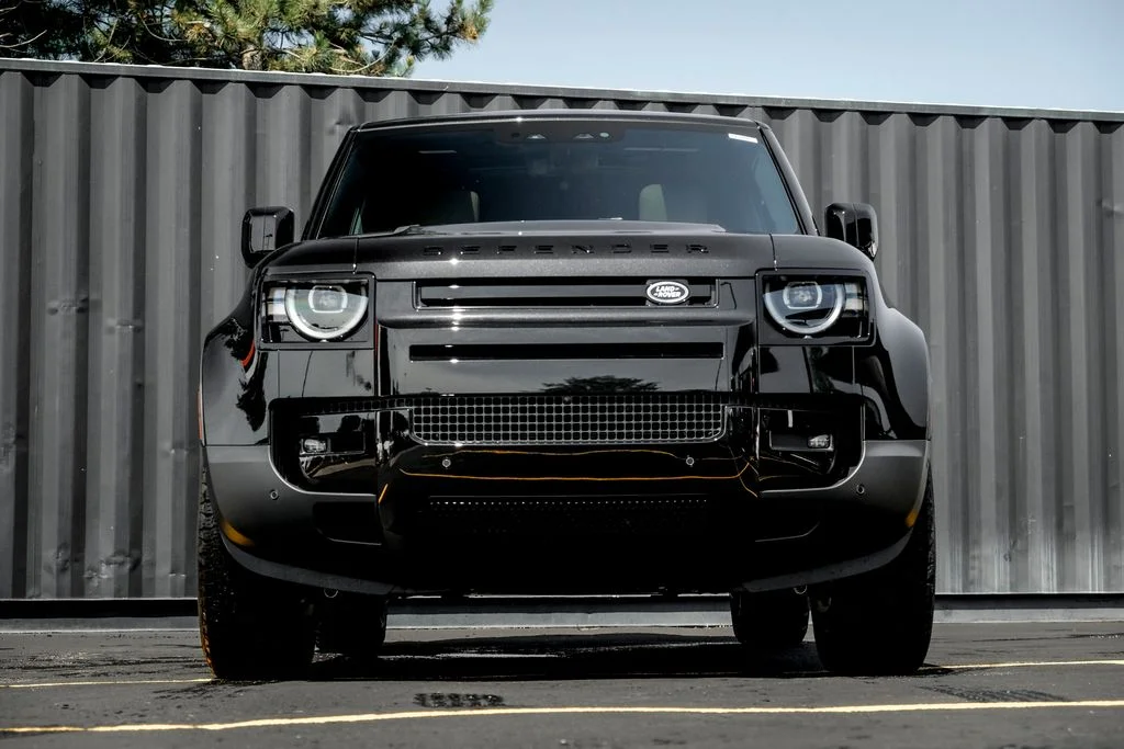 New 2026 Santorini Black Land Rover S image 5