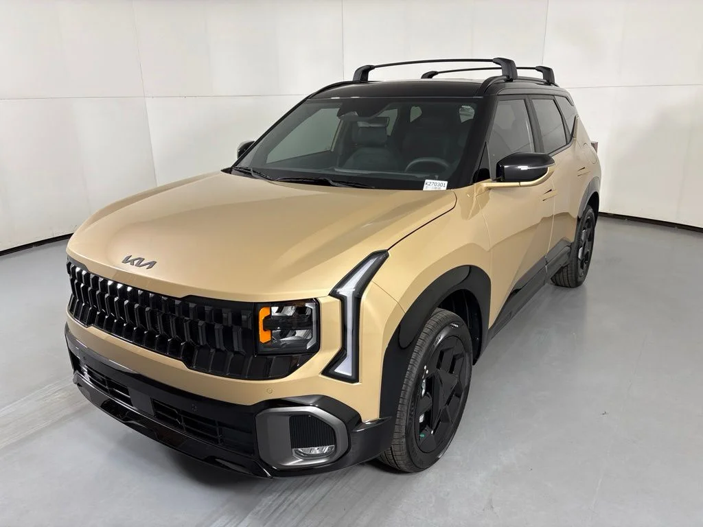 New 2027 Terrain Brown / Black Roof Kia X-Line S image 4