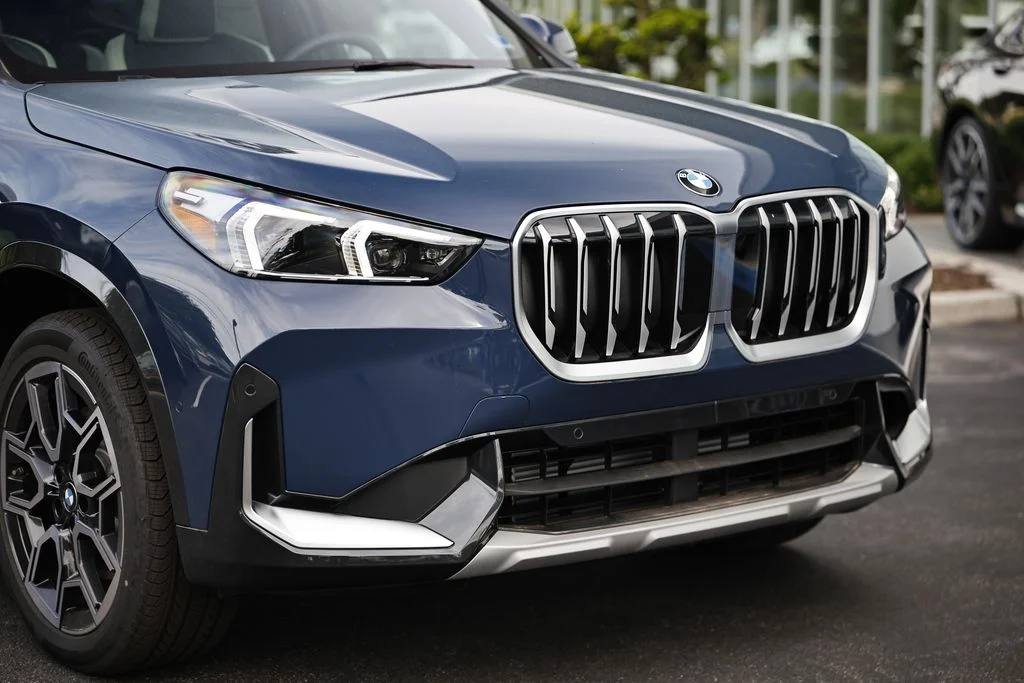 New 2026 Night Dusk Blue Metallic BMW xDrive28i image 2