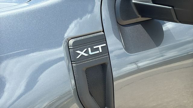 New 2026 Carbonized Gray Metallic Ford XLT image 6