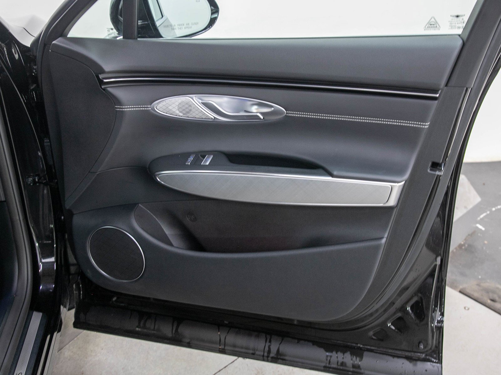 Used 2023 Vik Black Genesis Advanced AWD image 9