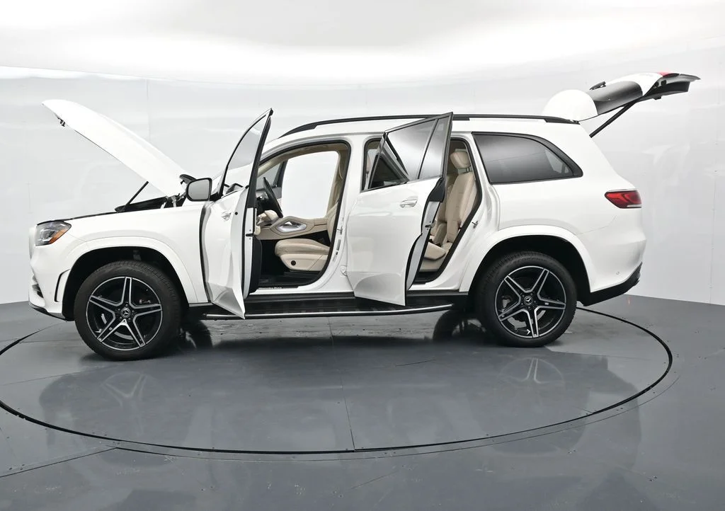 Used 2022 White Mercedes-Benz GLS 450 image 22