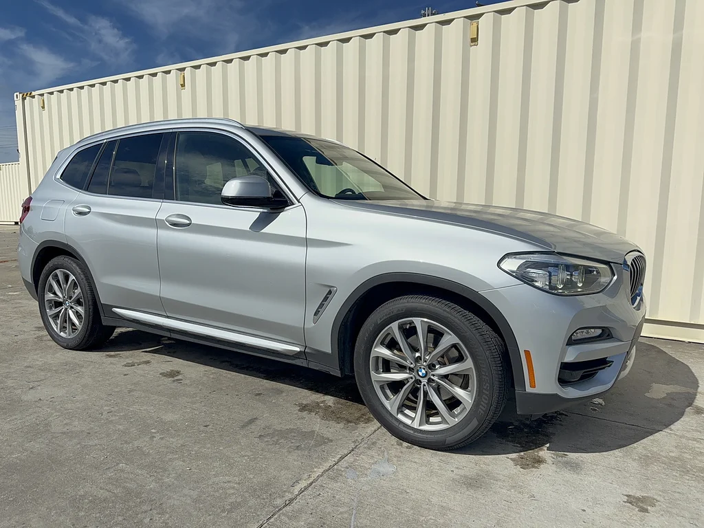 Used 2019 Glacier Silver Metallic BMW sDrive30i image 1