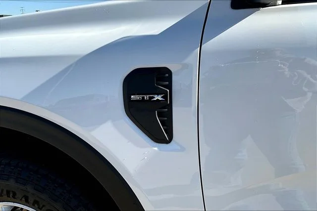 New 2025 Oxford White Ford XL image 9
