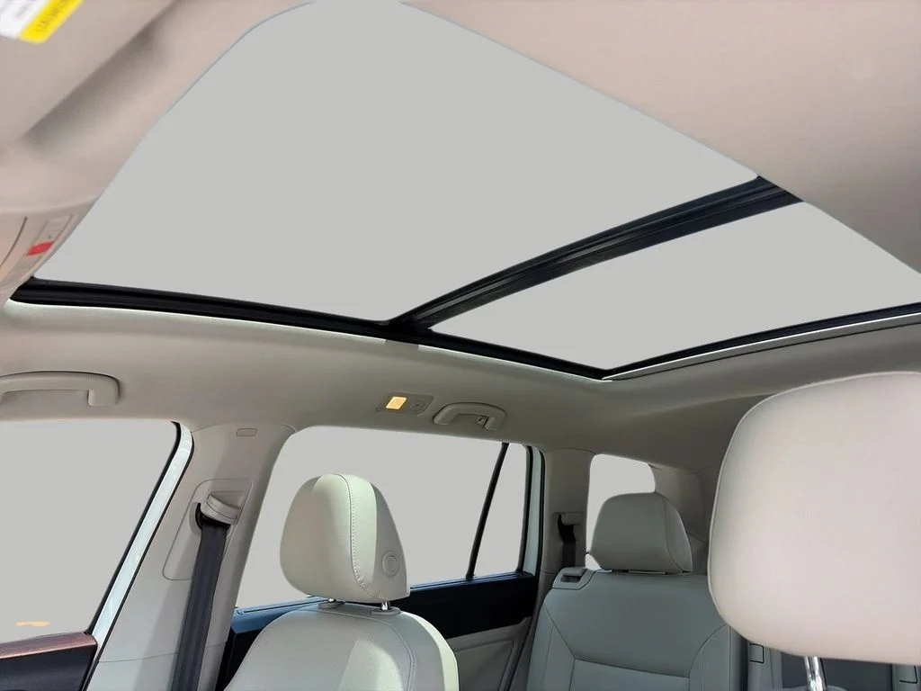 Used 2019 Pure White Volkswagen SEL image 19