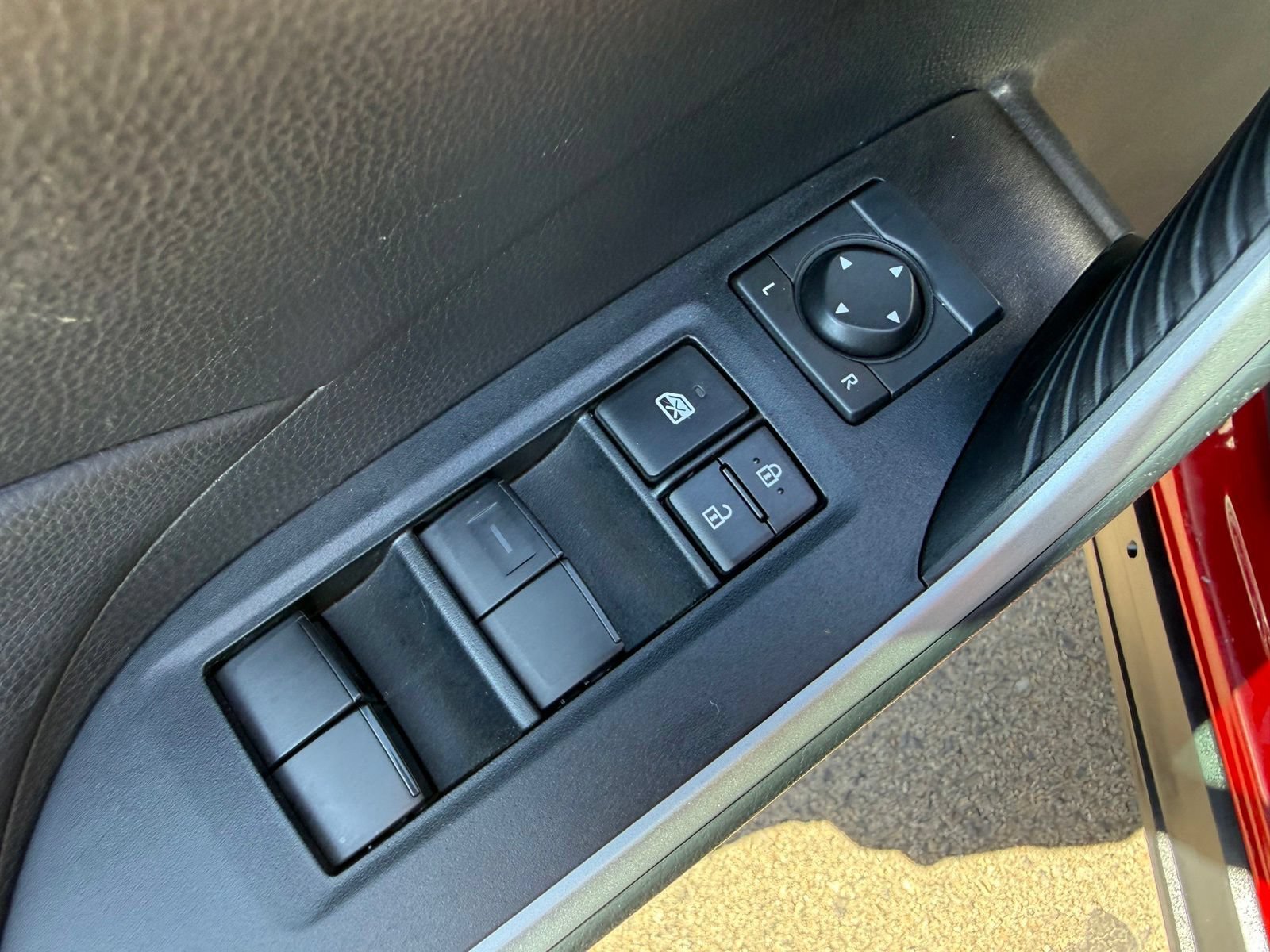 2025 Toyota RAV4 LE - Photo 12