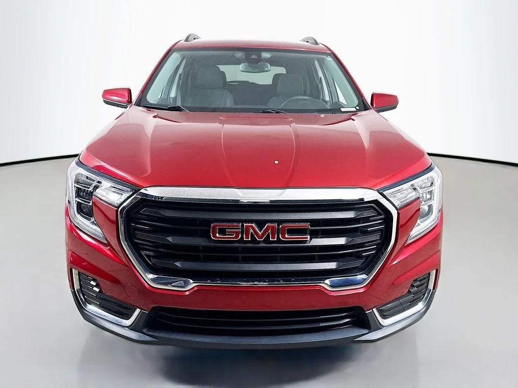 Used 2022 Cayenne Red Tintcoat GMC SLE image 7