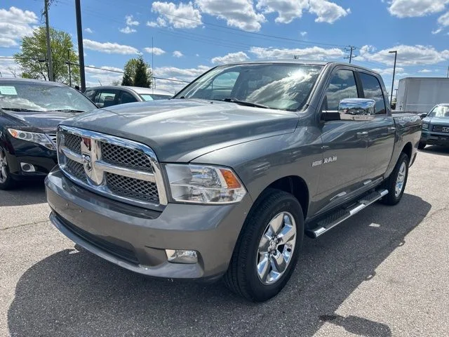Used 2009 Gray Dodge Sport image 3