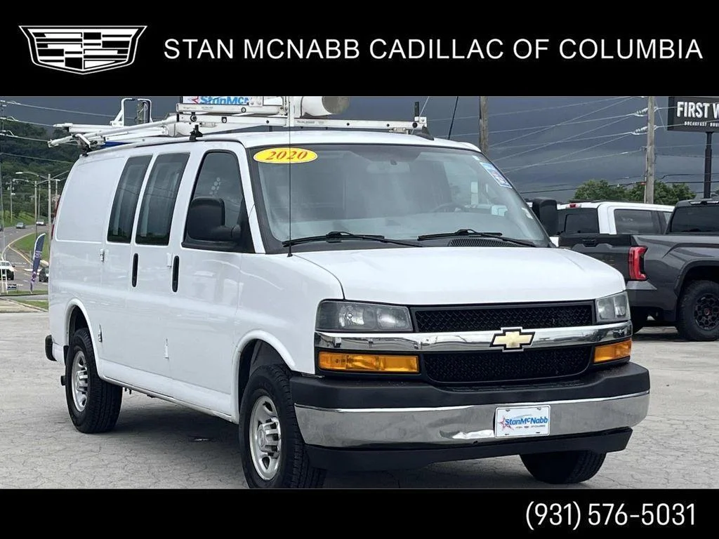 Used 2020 SUMMIT WHITE Chevrolet RWD 2500 Regular Wheelbase WT image 1