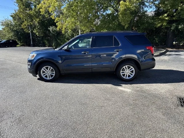 Used 2017 Blue Ford Base image 8