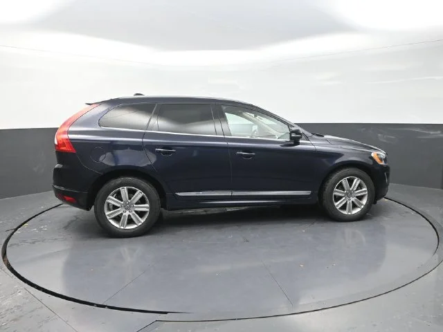Used 2016 Blue Volvo T6 Drive-E image 9