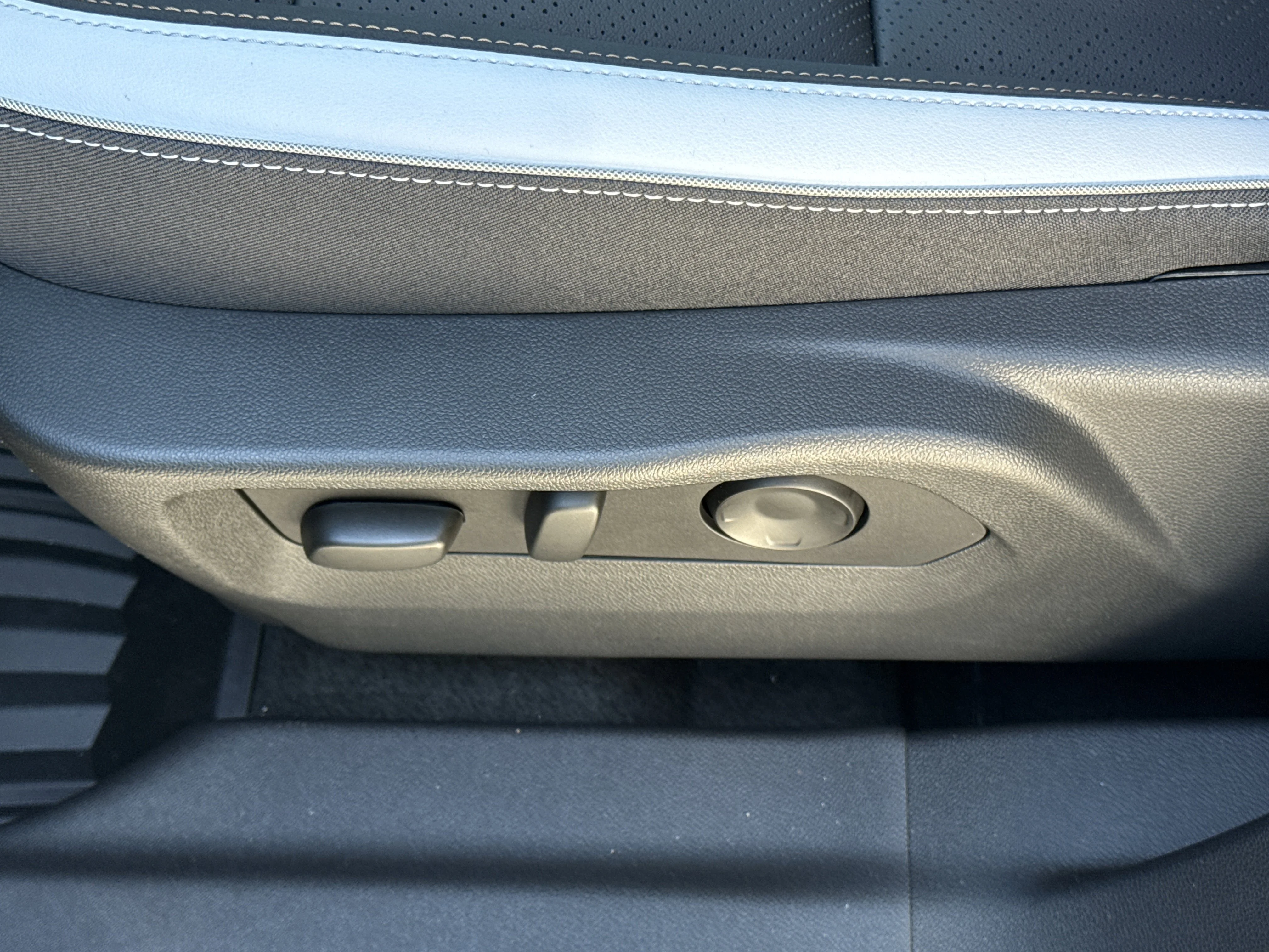 New 2026 Quartz Blue Metallic Buick Sport Touring AWD image 17