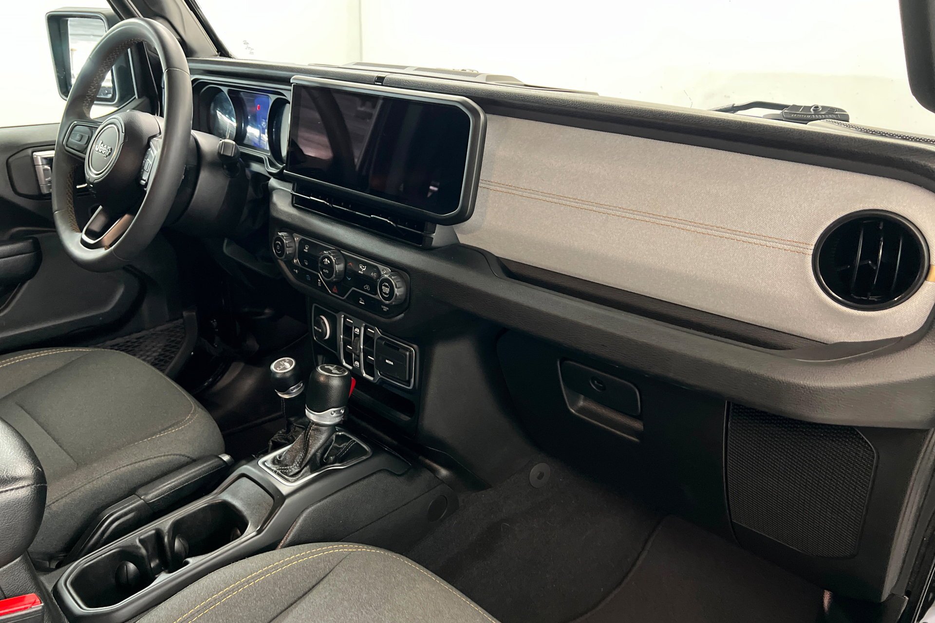 2024 Jeep Wrangler 4xe Sports S 4XE - Photo 25