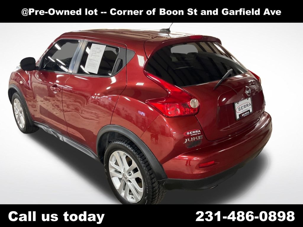 Used 2011 Red Nissan SL image 3
