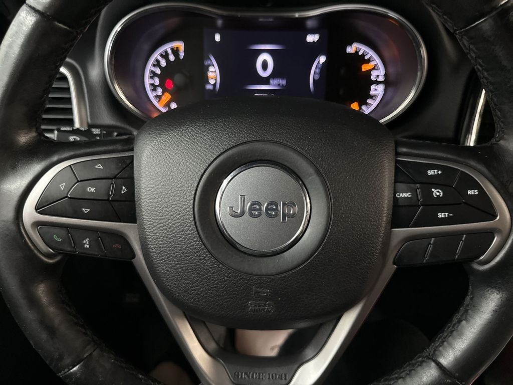 Used 2019 Crystal Metallic Jeep Limited image 22