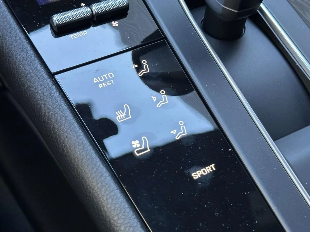 2026 Porsche Macan - Photo 28