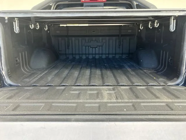 Used 2018 BLACK Chevrolet 4WD Z71 image 45